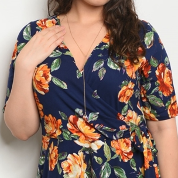 LAST 1! SIZE 2X! NAVY FLORAL PRINT PLUS SIZE DRESS - Picture 2 of 5